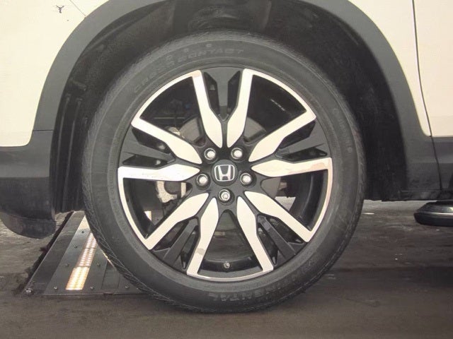 2021 Honda Pilot AWD Touring 8 Passenger