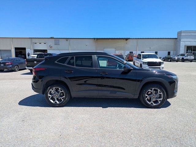 2025 Chevrolet Trax FWD LT