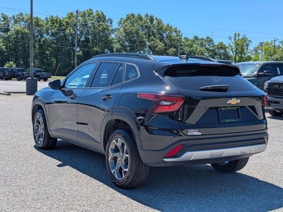2025 Chevrolet Trax FWD LT