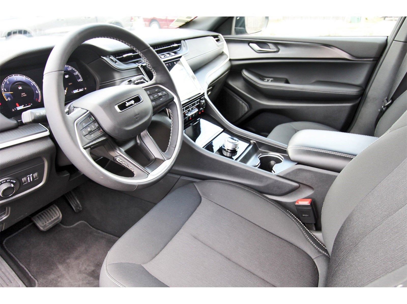 2025 Jeep Grand Cherokee Laredo X 4x2