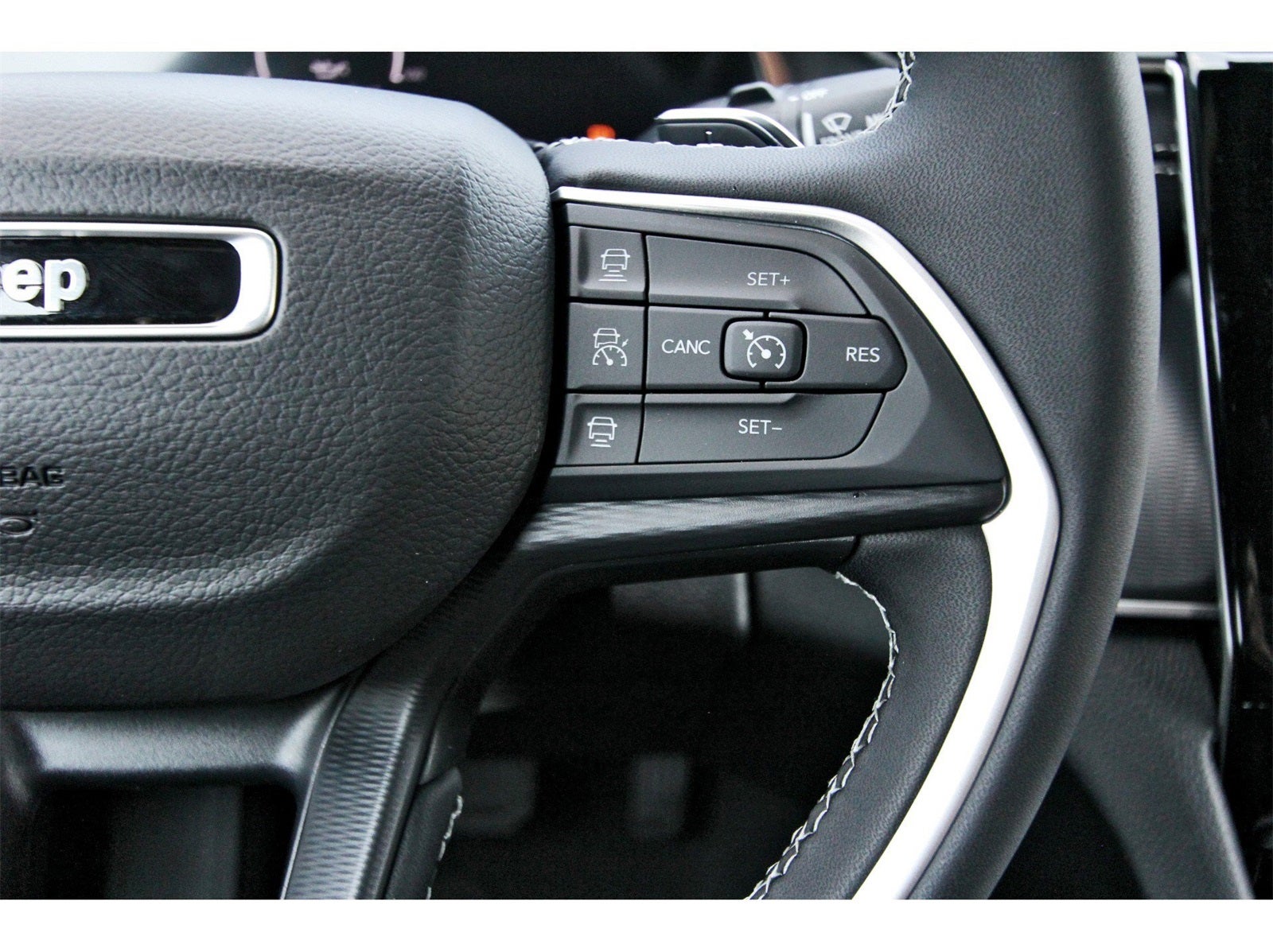 2025 Jeep Grand Cherokee Laredo X 4x2