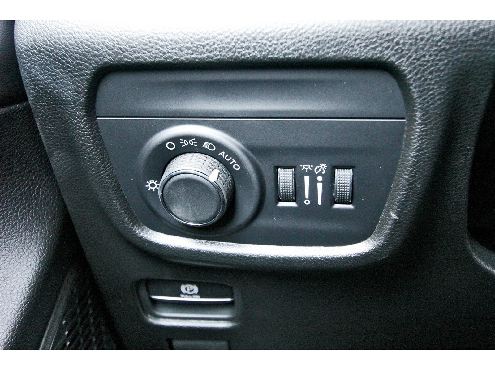 2025 Jeep Grand Cherokee Laredo X 4x2