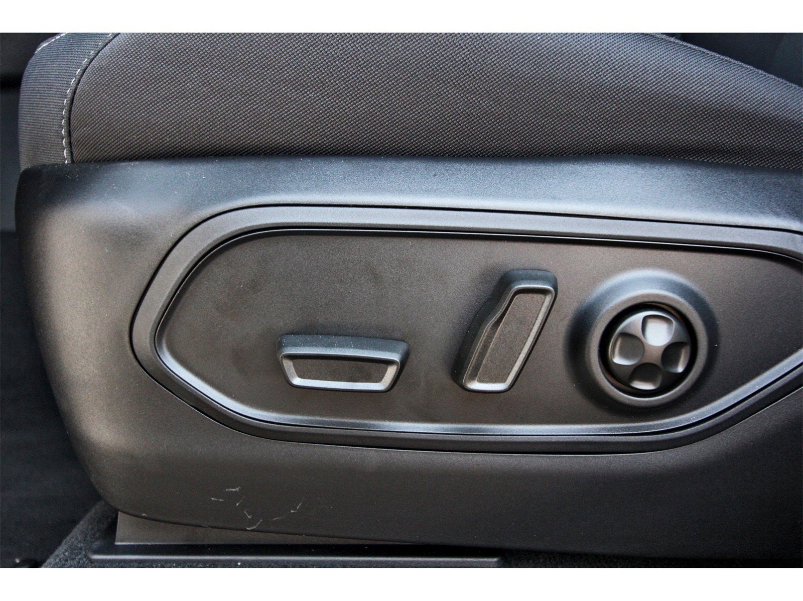 2025 Jeep Grand Cherokee Laredo X 4x2