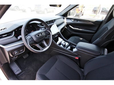 2025 Jeep Grand Cherokee Laredo X 4x2