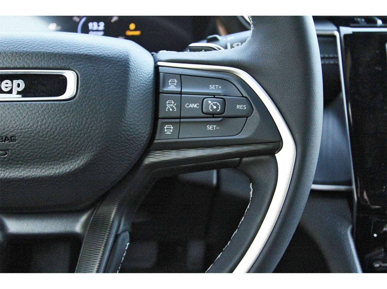 2025 Jeep Grand Cherokee Altitude X 4x2