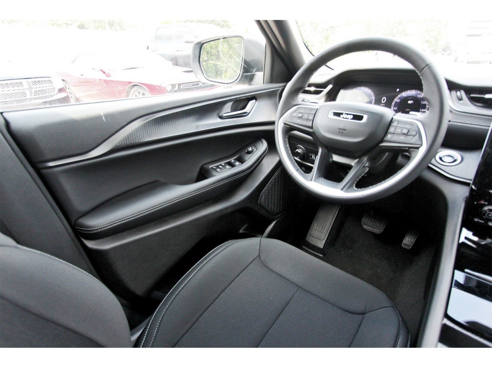 2025 Jeep Grand Cherokee Laredo X 4x2