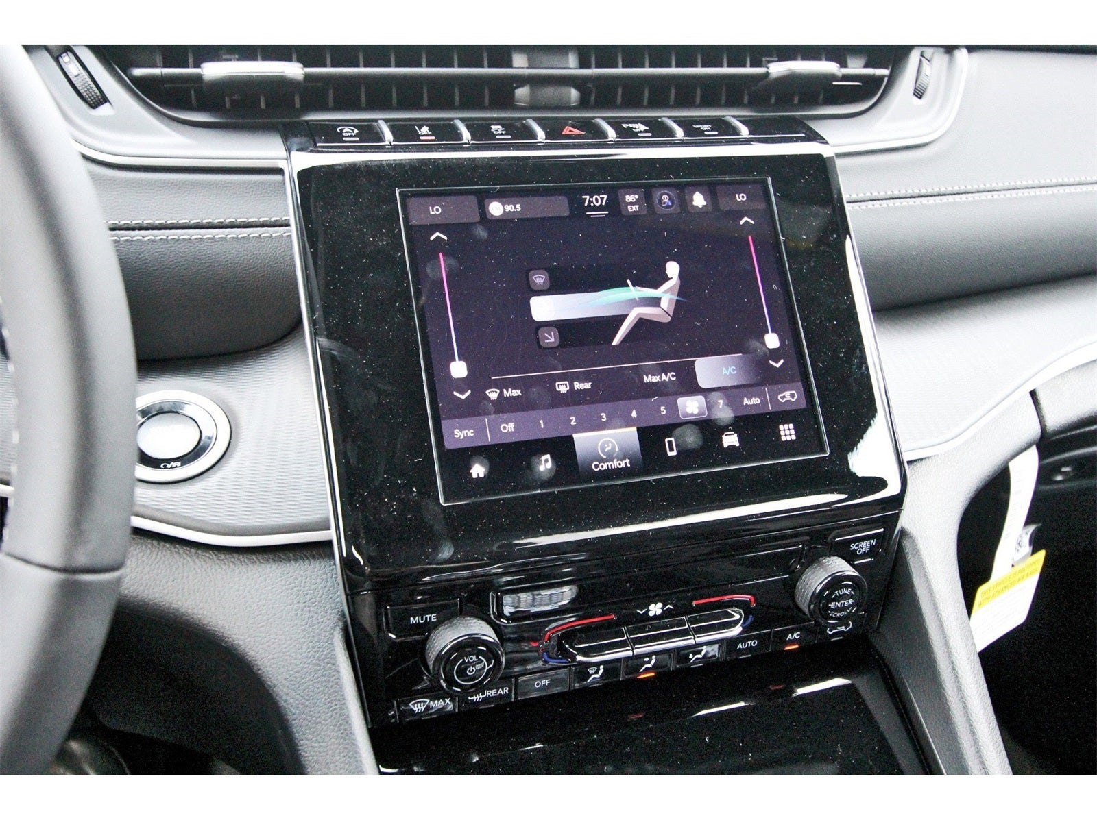 2025 Jeep Grand Cherokee Laredo X 4x2