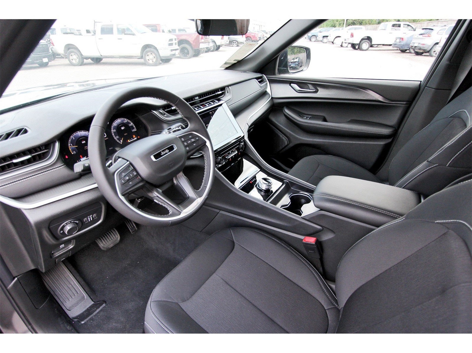 2025 Jeep Grand Cherokee Laredo X 4x2