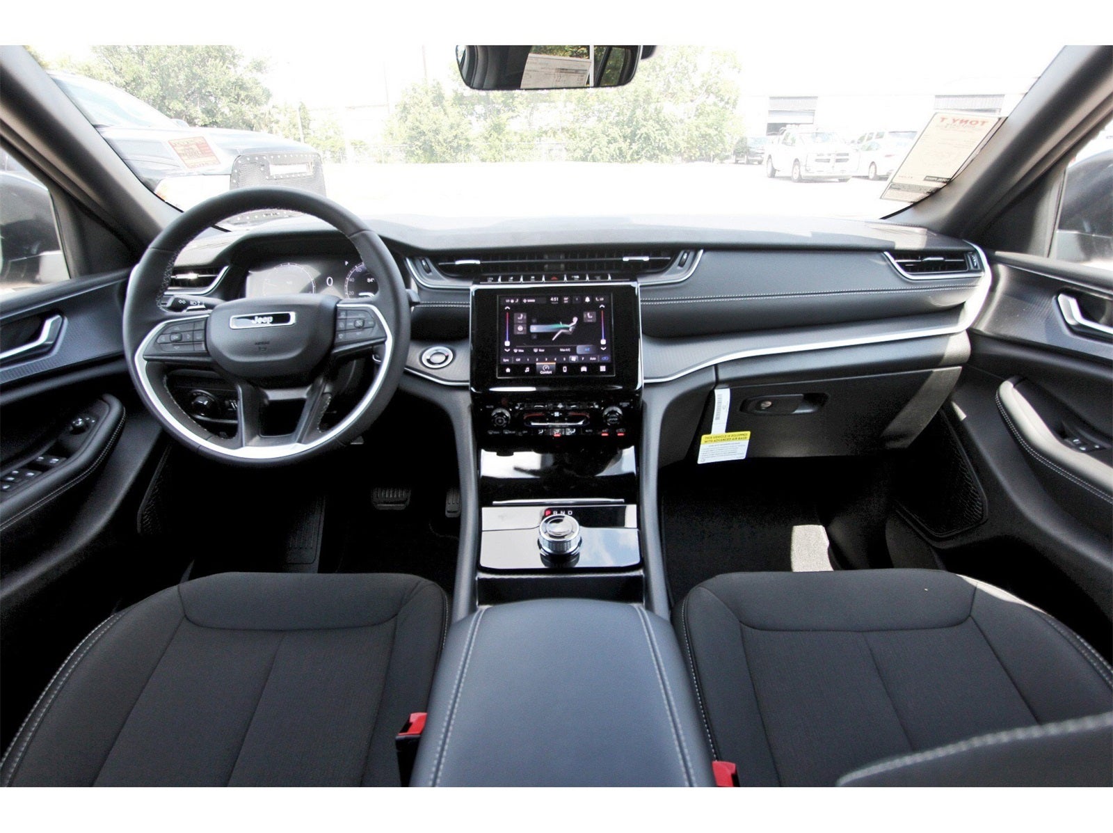 2025 Jeep Grand Cherokee Laredo X 4x2