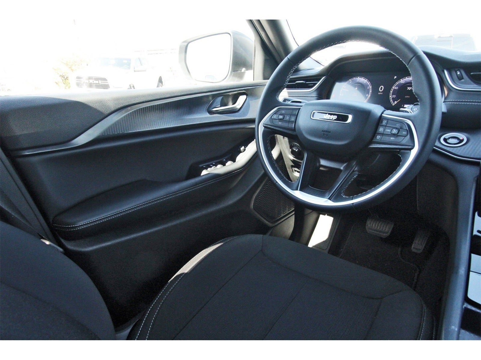 2025 Jeep Grand Cherokee Laredo X 4x2