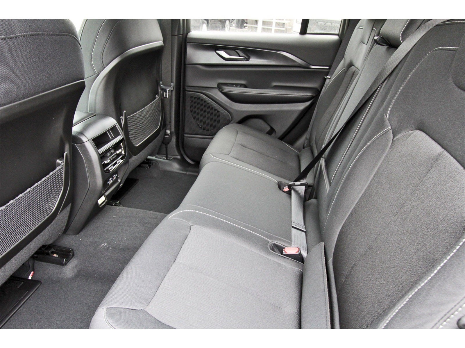 2026 Jeep Grand Cherokee Laredo X 4x2