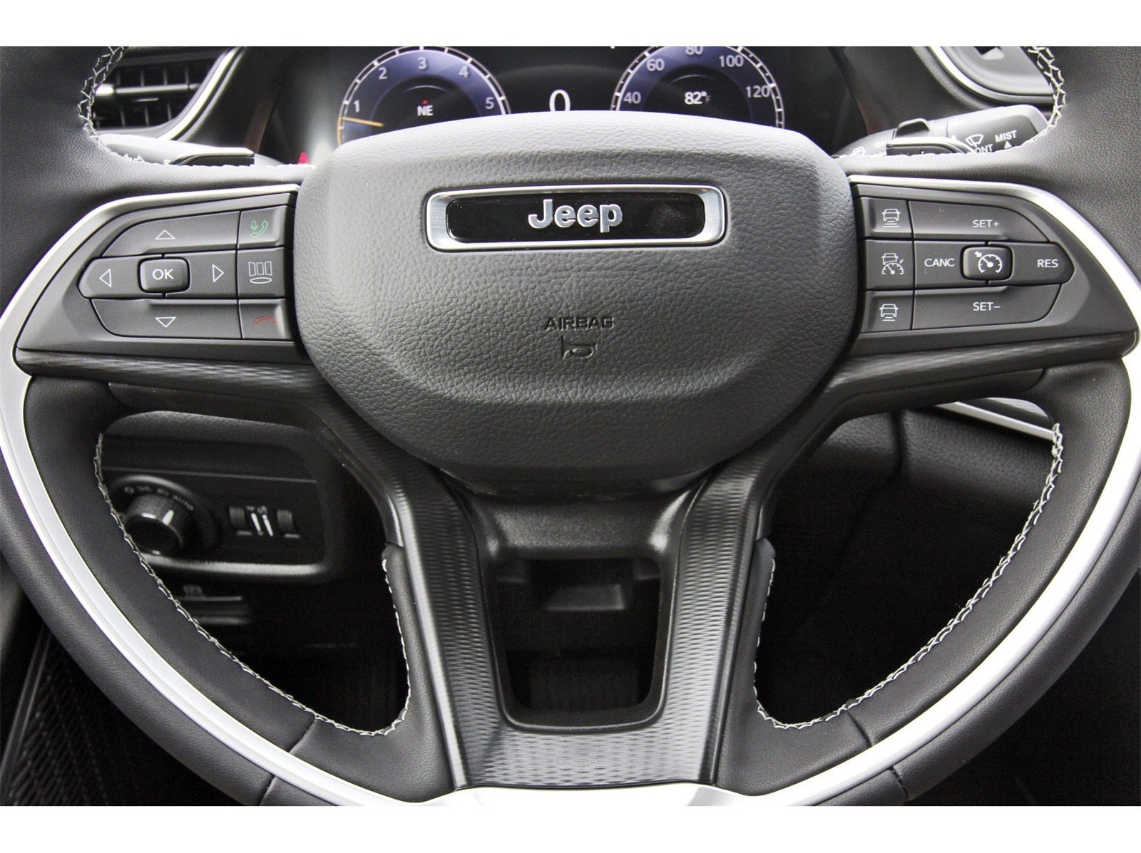 2026 Jeep Grand Cherokee Laredo X 4x2