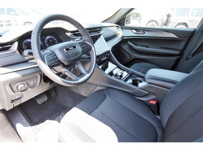 2025 Jeep Grand Cherokee Laredo X 4x2