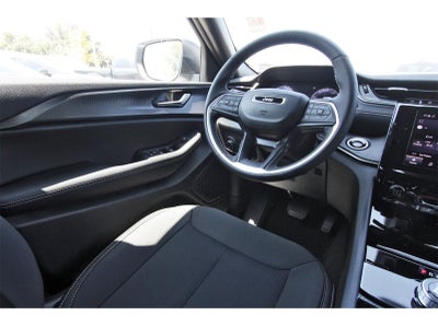 2025 Jeep Grand Cherokee Laredo X 4x2