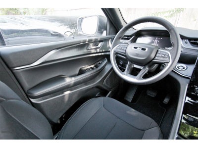 2025 Jeep Grand Cherokee Laredo X 4x2