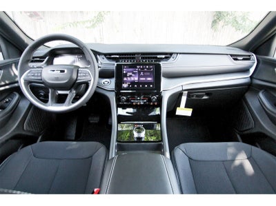 2025 Jeep Grand Cherokee Laredo X 4x2