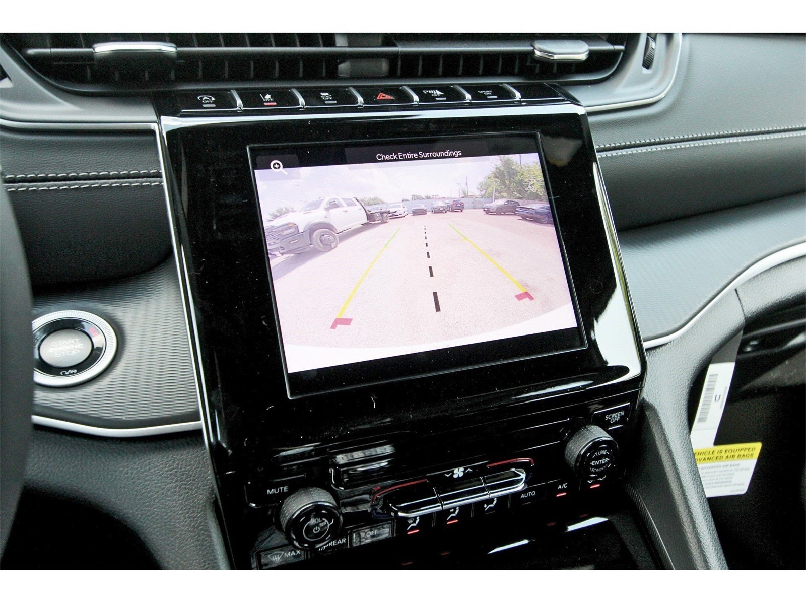 2025 Jeep Grand Cherokee Laredo X 4x2