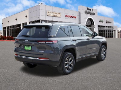 2027 Jeep Grand Cherokee Laredo X 4x2