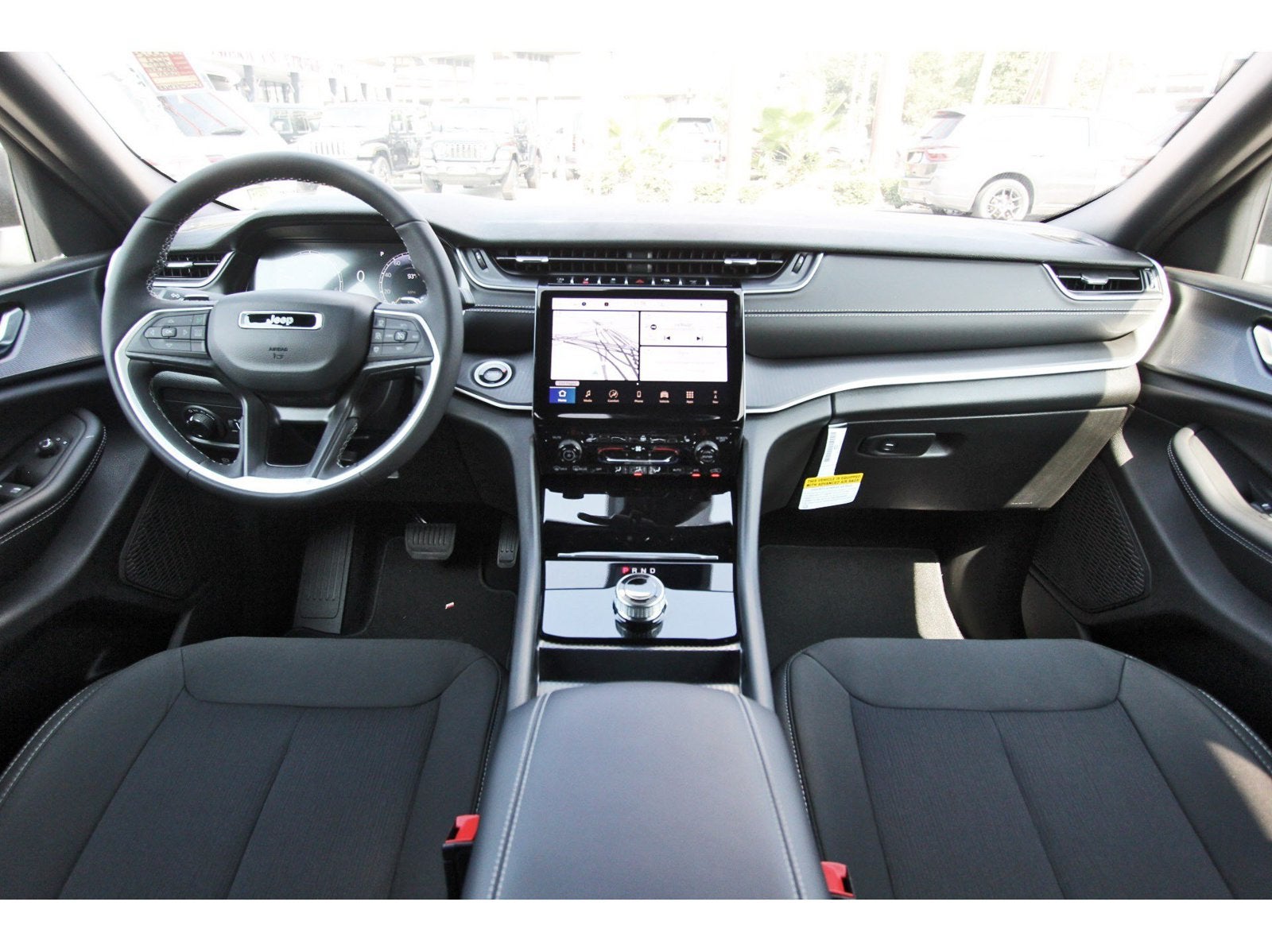 2027 Jeep Grand Cherokee Laredo X 4x2