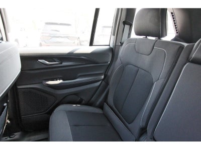 2027 Jeep Grand Cherokee Laredo X 4x2