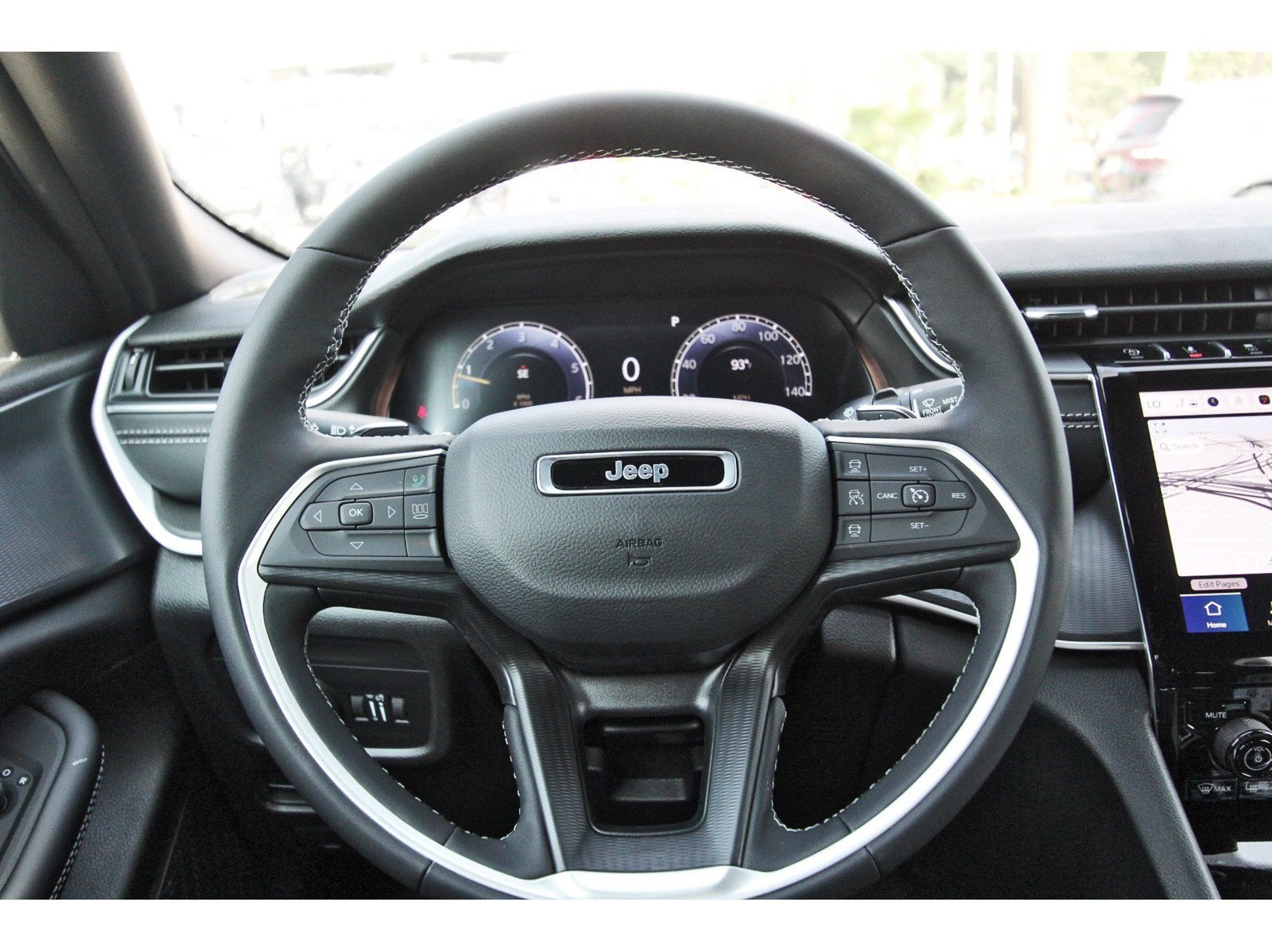 2027 Jeep Grand Cherokee Laredo X 4x2