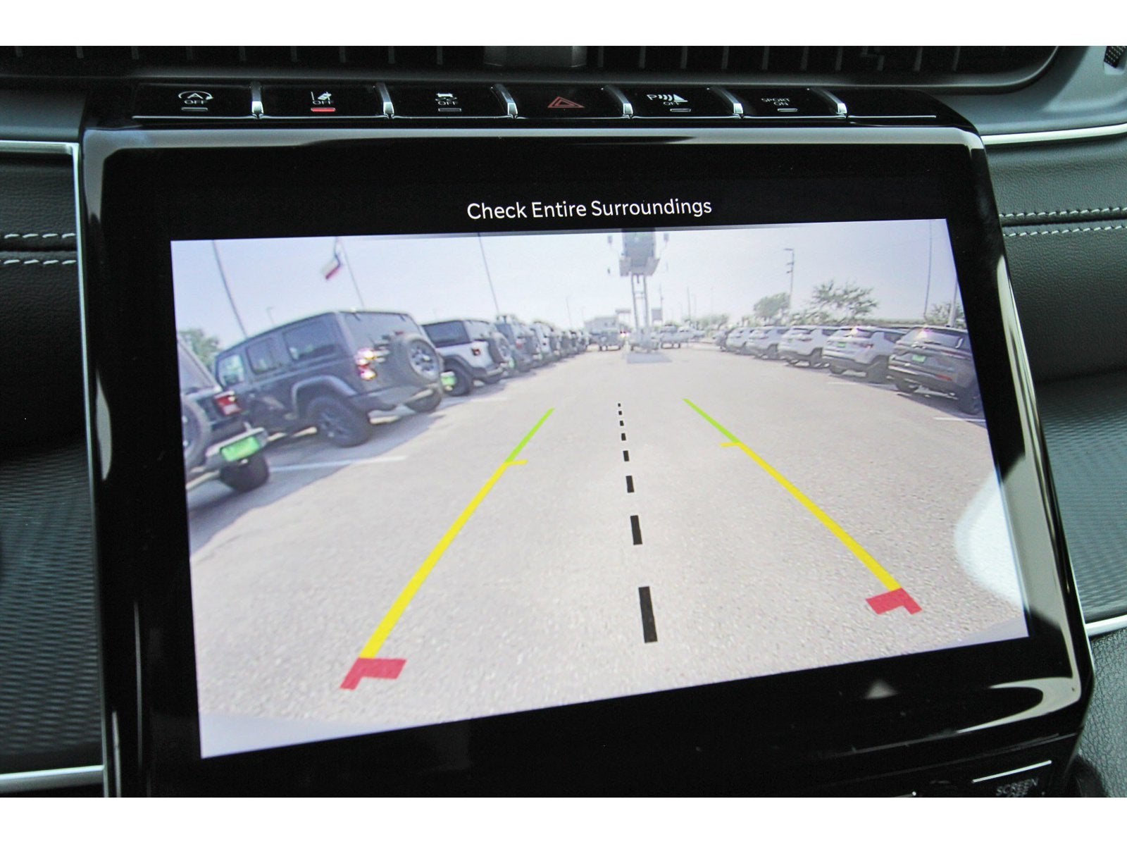 2027 Jeep Grand Cherokee Laredo X 4x2