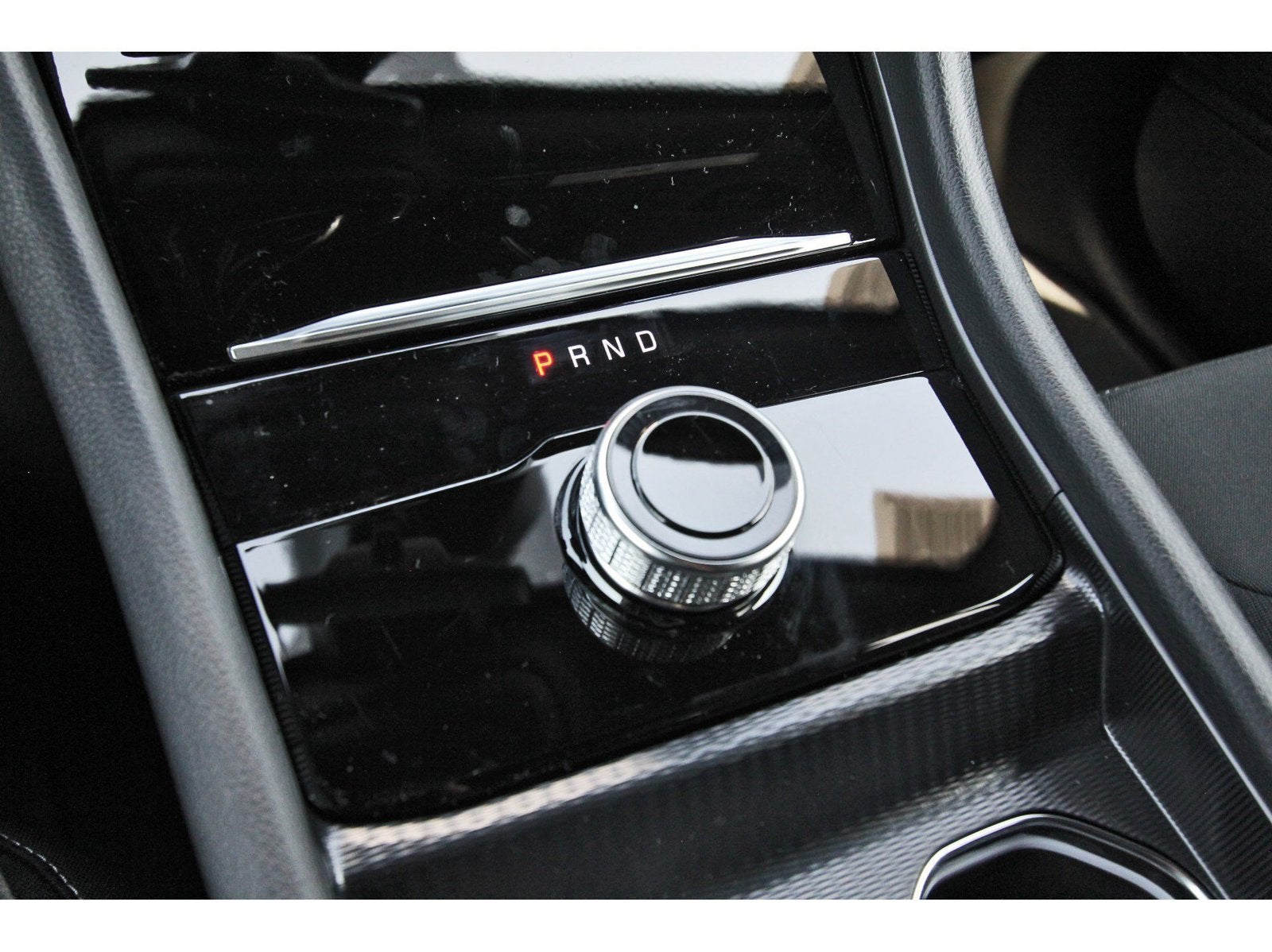 2027 Jeep Grand Cherokee Laredo X 4x2