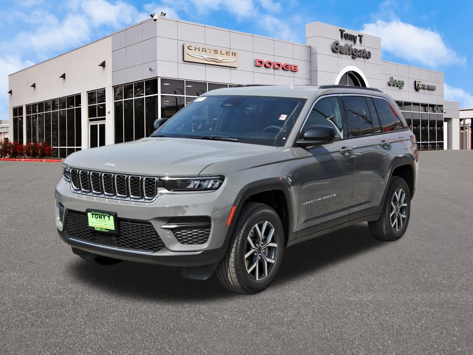 2027 Jeep Grand Cherokee Laredo X 4x2
