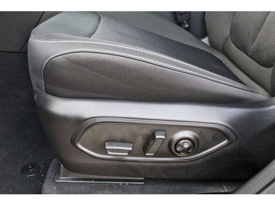 2026 Jeep Grand Cherokee Laredo 4x2