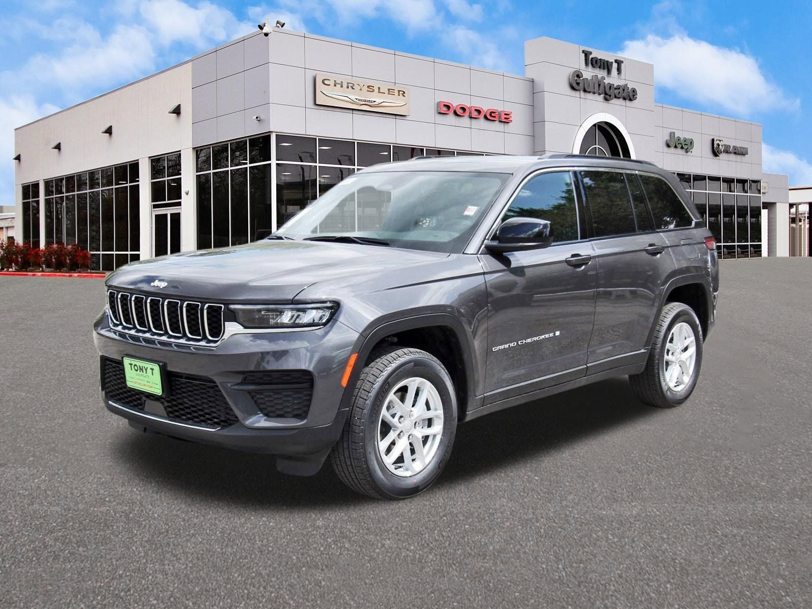2026 Jeep Grand Cherokee Laredo 4x2