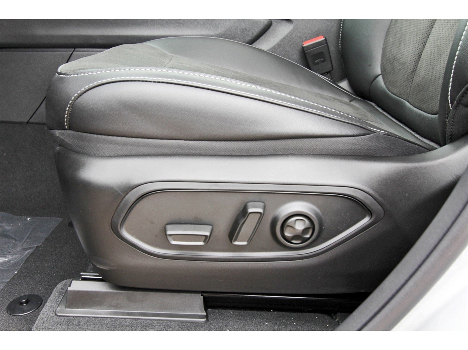 2025 Jeep Grand Cherokee Altitude X 4x2