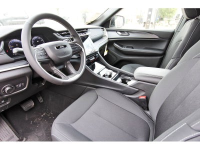 2026 Jeep Grand Cherokee Laredo 4x2