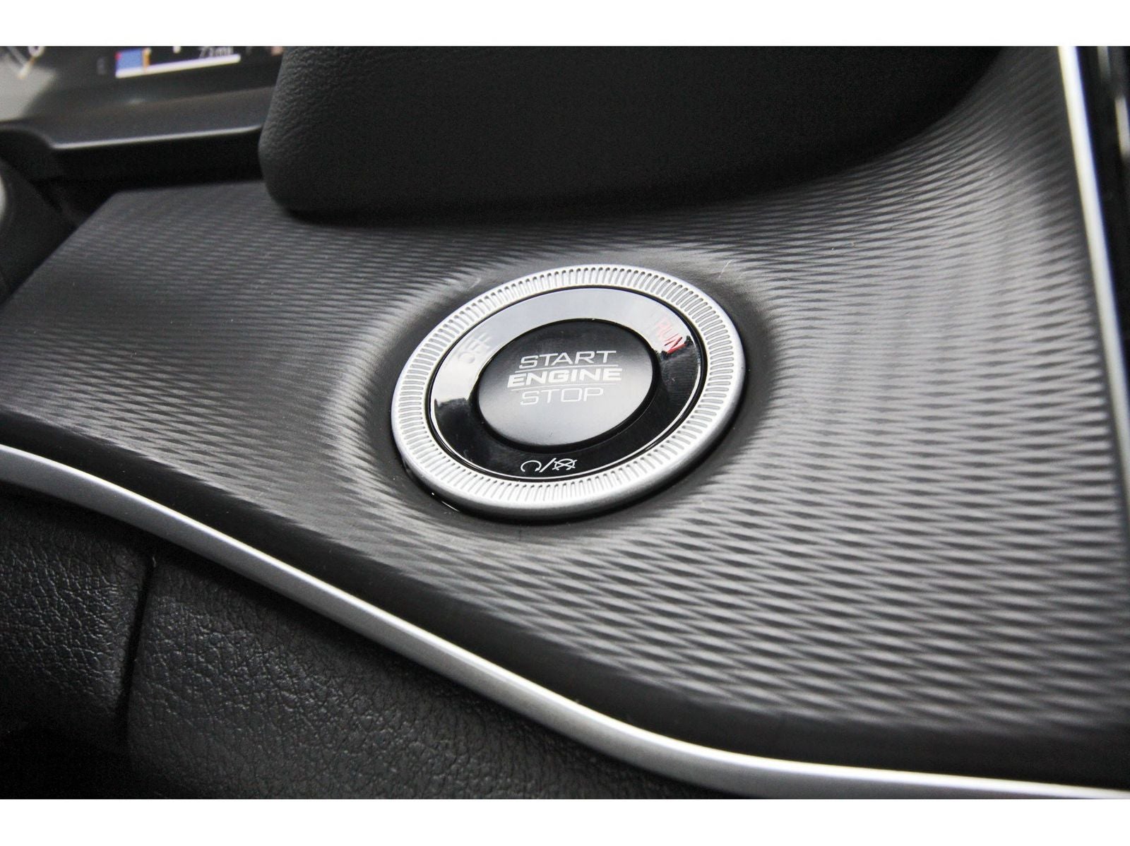 2026 Jeep Grand Cherokee Laredo 4x2