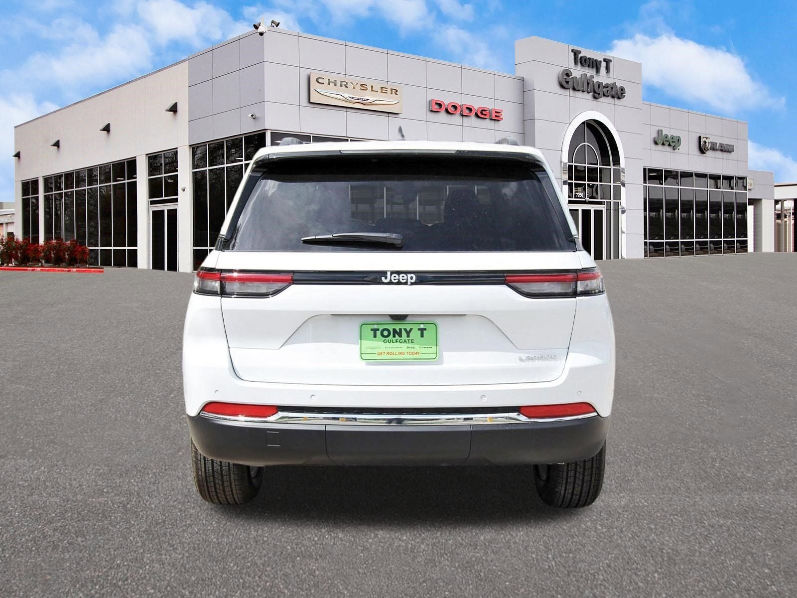 2026 Jeep Grand Cherokee Laredo 4x2