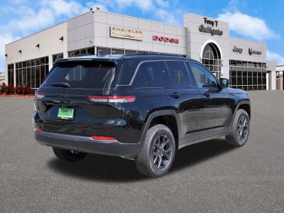 2027 Jeep Grand Cherokee Laredo Altitude 4x2 *Ltd Avail*