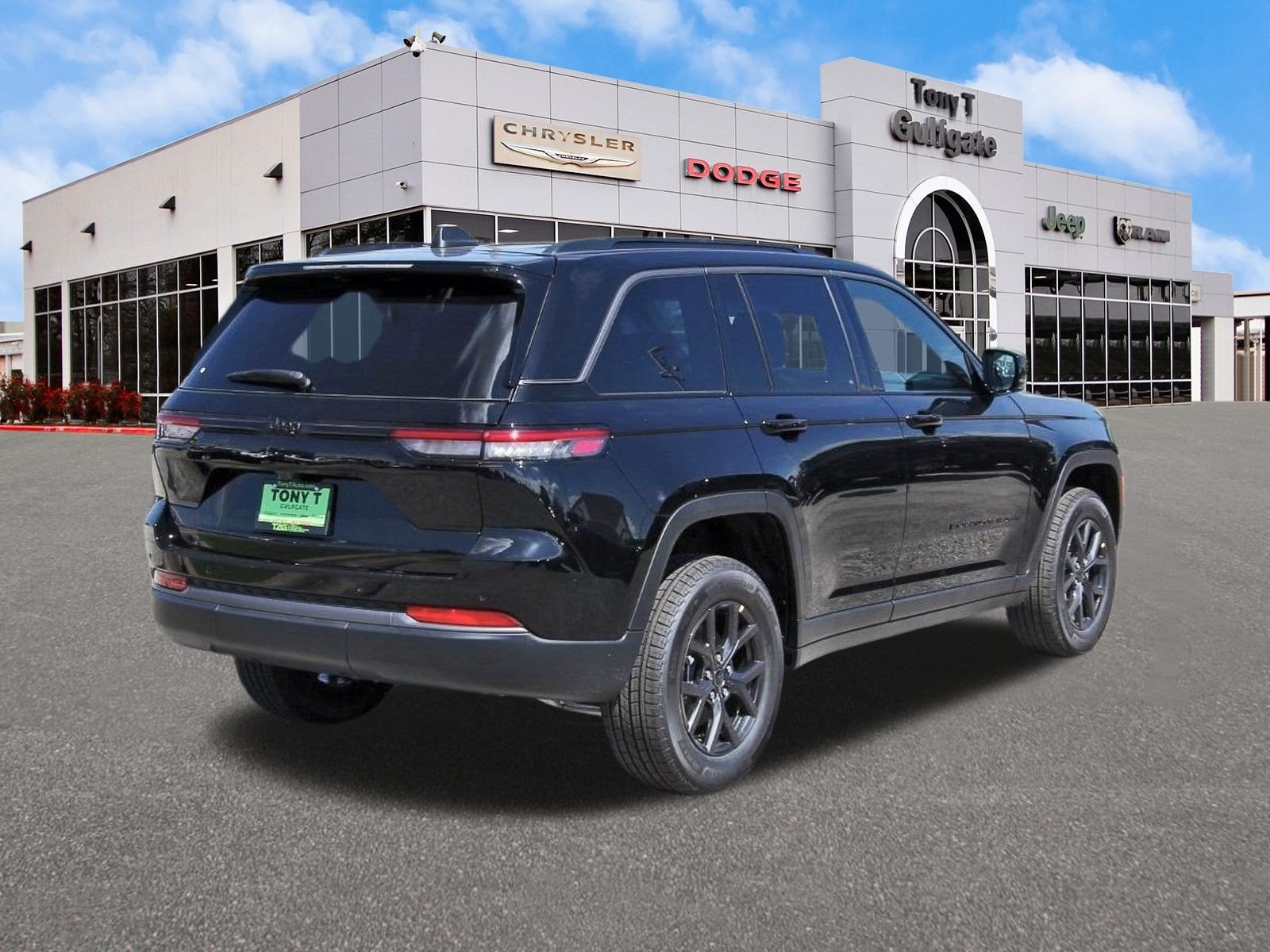 2027 Jeep Grand Cherokee Laredo Altitude 4x2 *Ltd Avail*