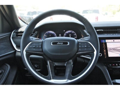 2027 Jeep Grand Cherokee Laredo Altitude 4x2 *Ltd Avail*
