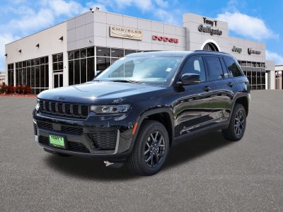 2027 Jeep Grand Cherokee Laredo Altitude 4x2 *Ltd Avail*