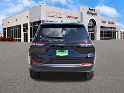 2027 Jeep Grand Cherokee Laredo Altitude 4x2 *Ltd Avail*