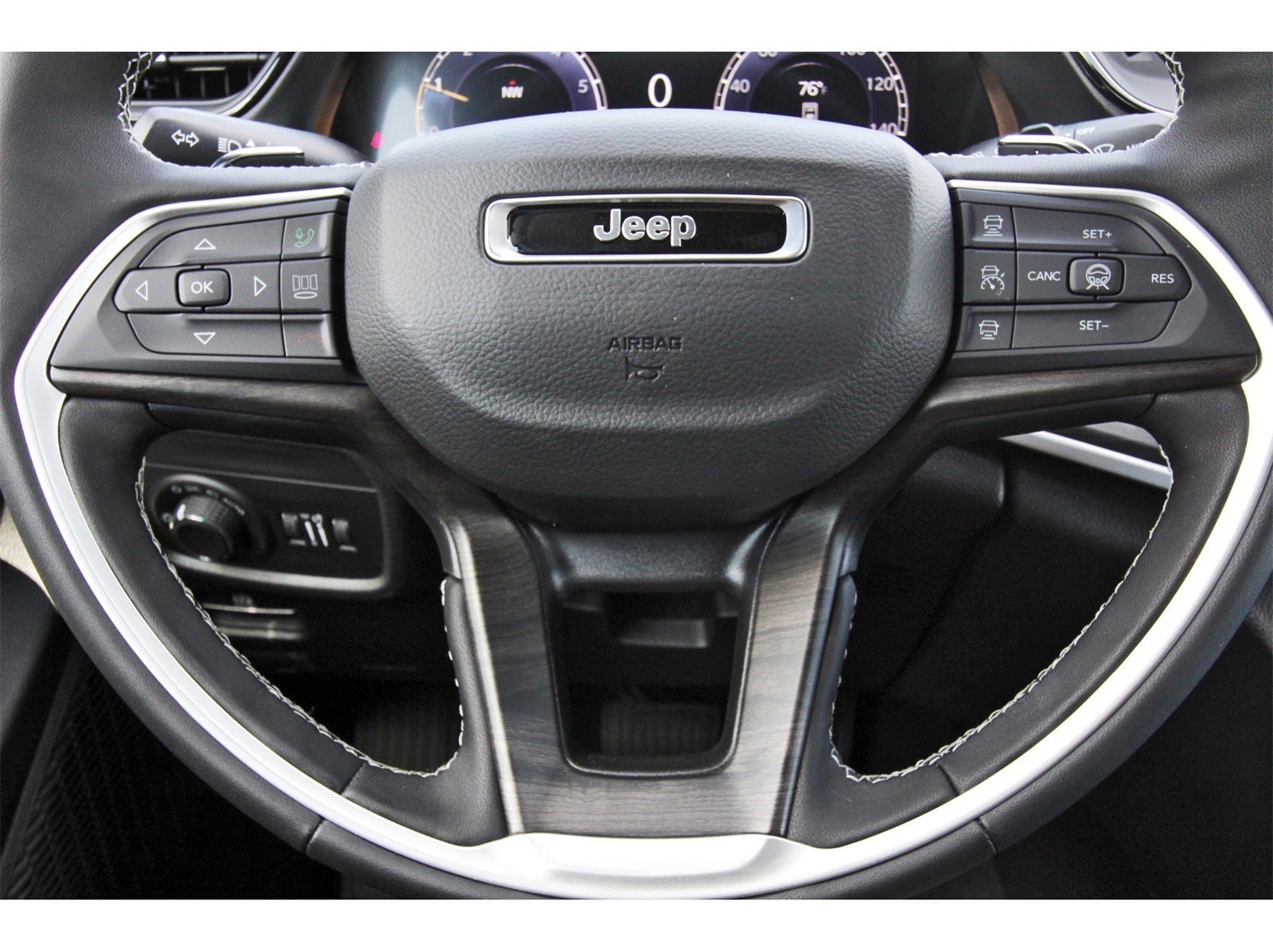 2026 Jeep Grand Cherokee Laredo Altitude 4x2