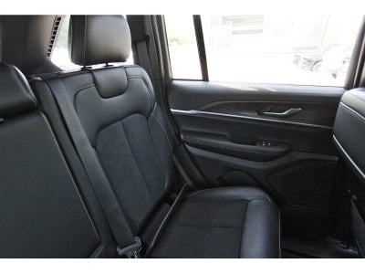 2027 Jeep Grand Cherokee Altitude Laredo 4x2 *Ltd Avail*