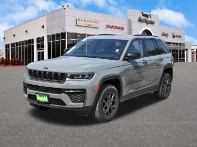2027 Jeep Grand Cherokee Altitude Laredo 4x2 *Ltd Avail*