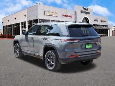 2027 Jeep Grand Cherokee Altitude Laredo 4x2 *Ltd Avail*