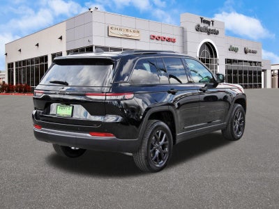 2027 Jeep Grand Cherokee Altitude Laredo 4x2 *Ltd Avail*