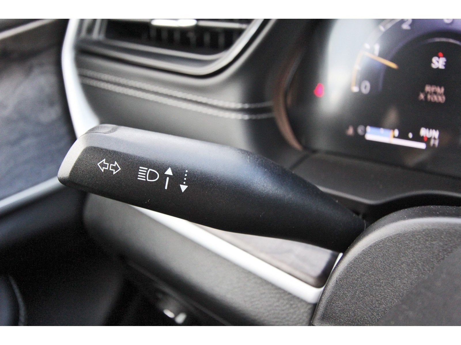 2027 Jeep Grand Cherokee Altitude Laredo 4x2 *Ltd Avail*