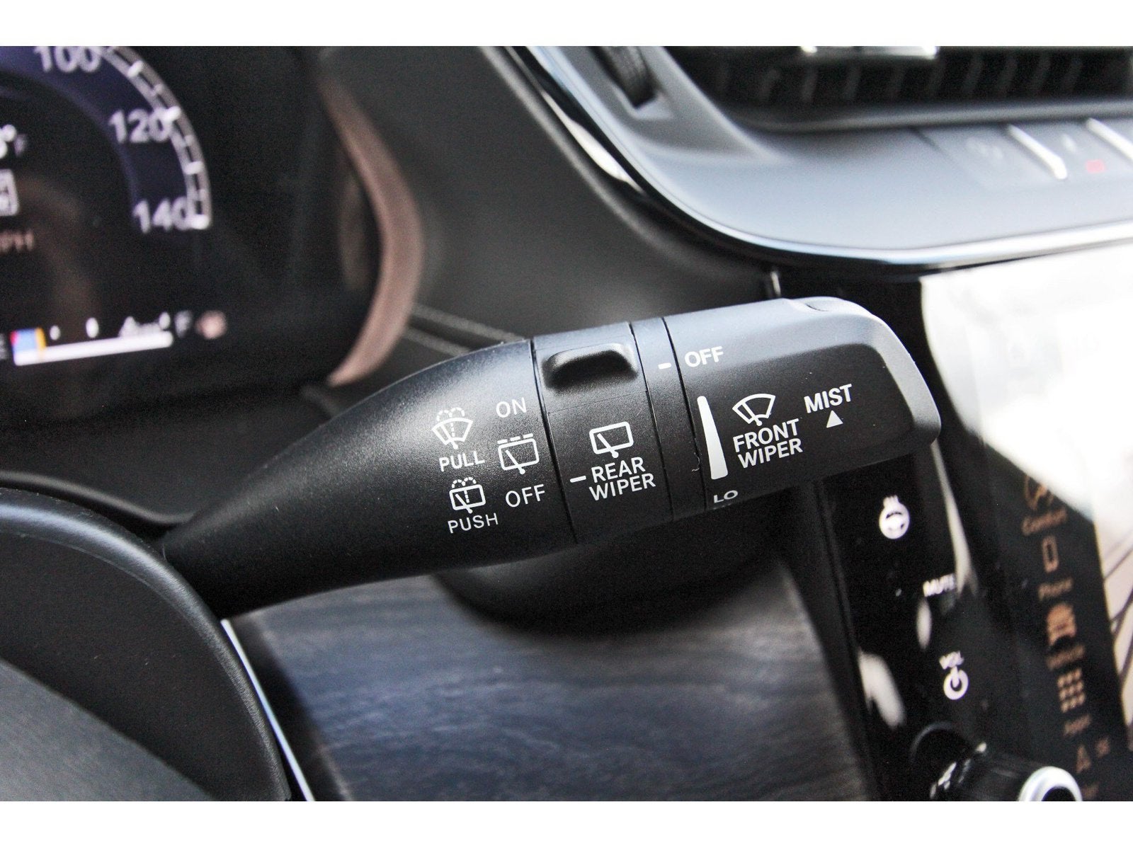 2027 Jeep Grand Cherokee Altitude Laredo 4x2 *Ltd Avail*