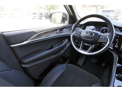 2027 Jeep Grand Cherokee Laredo Altitude 4x2 *Ltd Avail*
