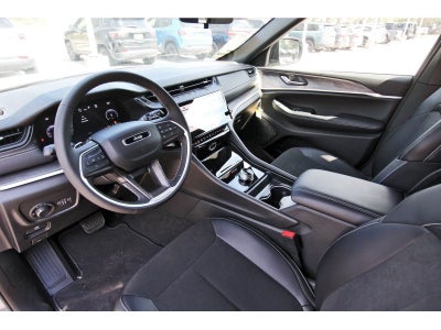 2027 Jeep Grand Cherokee Laredo Altitude 4x2 *Ltd Avail*