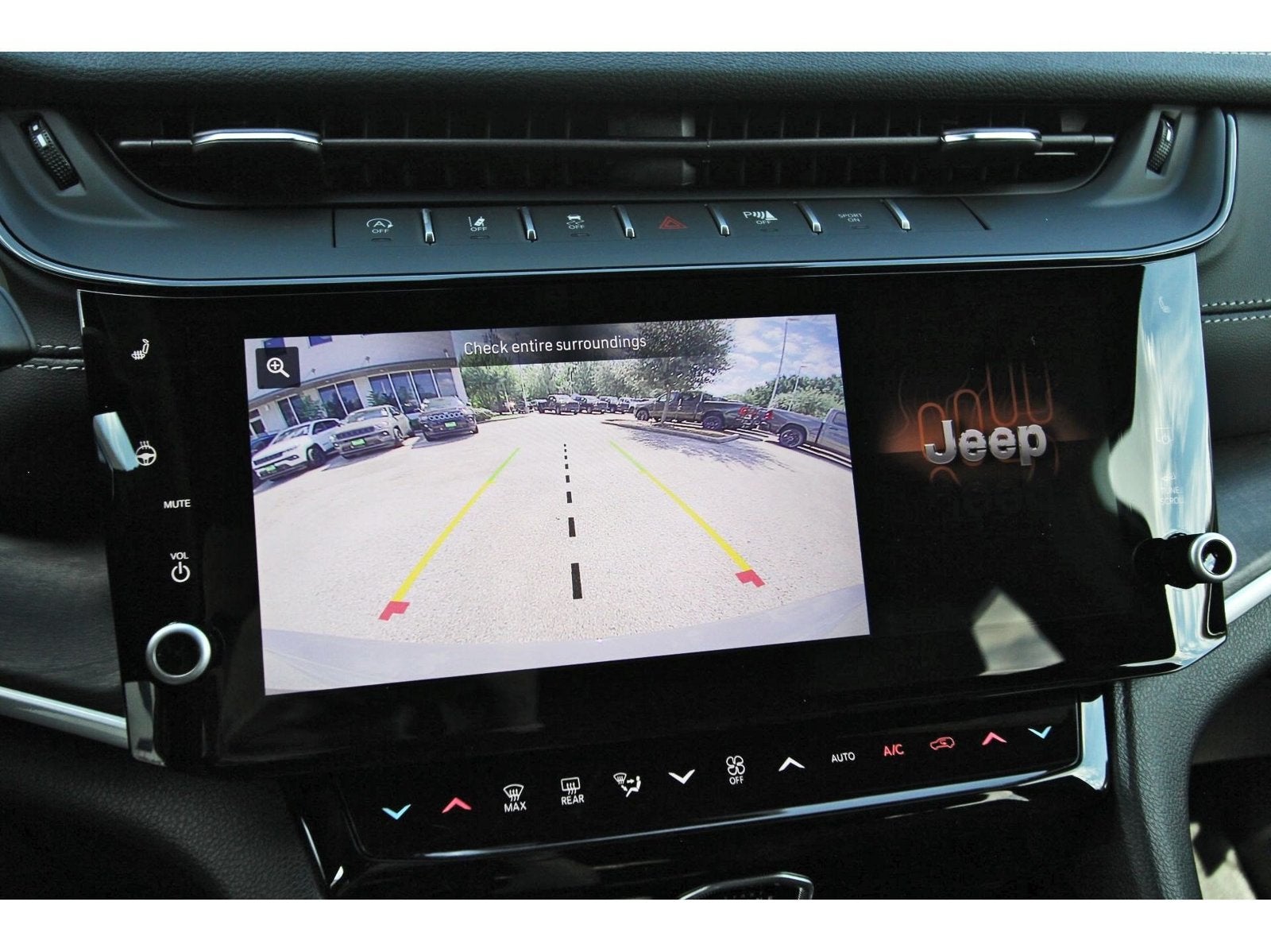 2027 Jeep Grand Cherokee Laredo Altitude 4x2 *Ltd Avail*