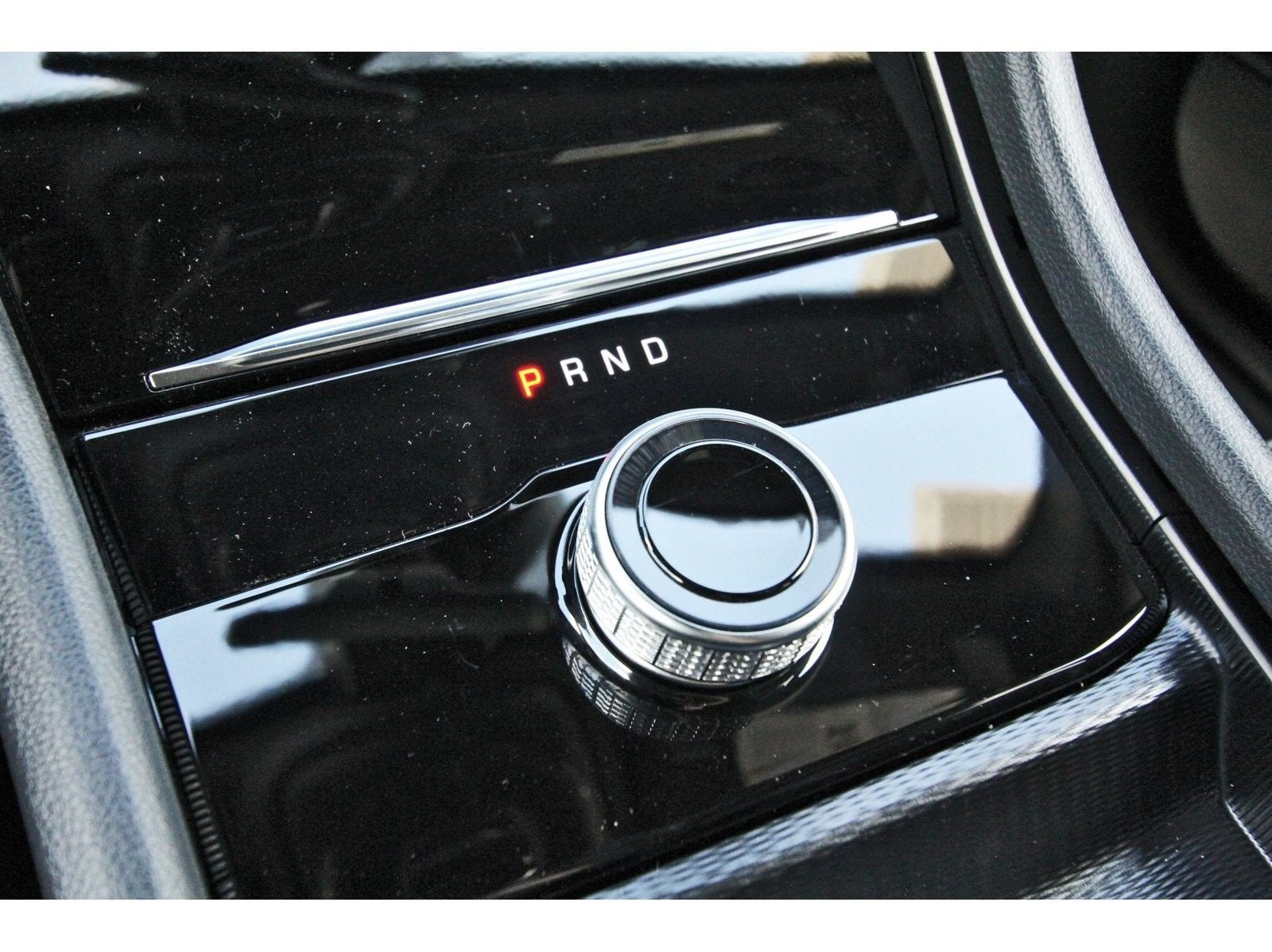 2027 Jeep Grand Cherokee Laredo Altitude 4x2 *Ltd Avail*